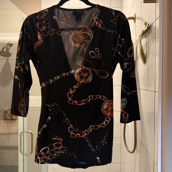 Carmen Marc Valvo medallion chain print faux-wrap front 3/4 sleeve blouse top - Picture 3 of 7